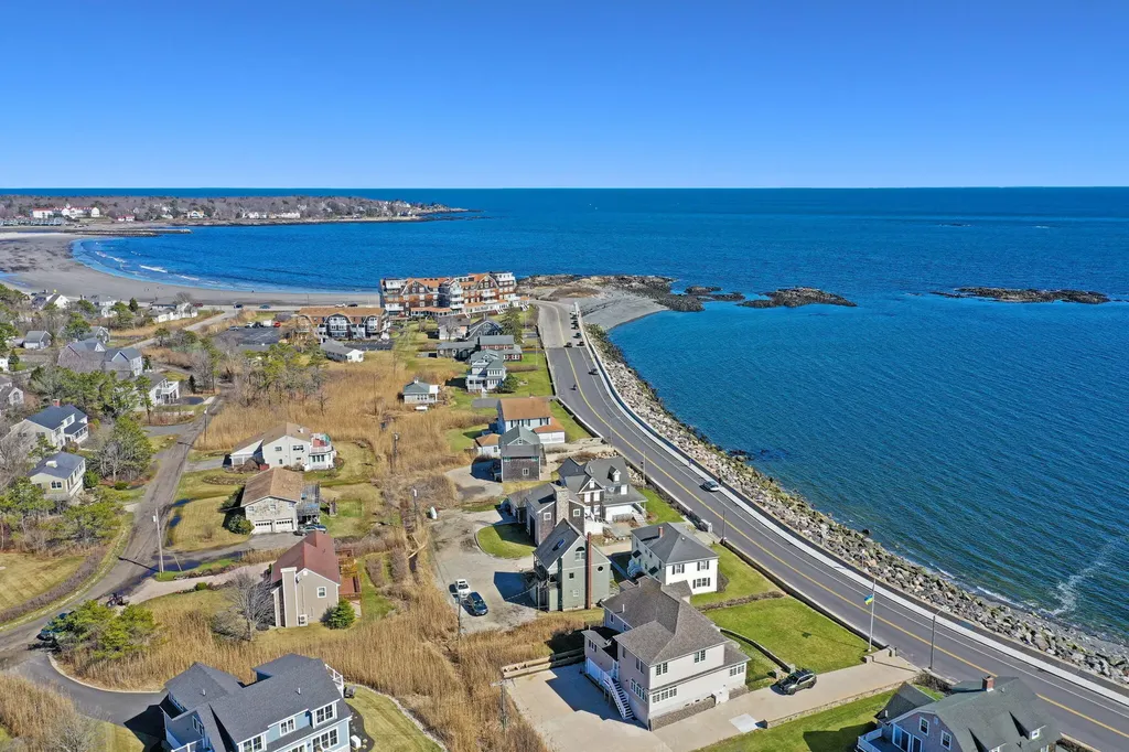 175 Beach Avenue Kennebunk ME 04043