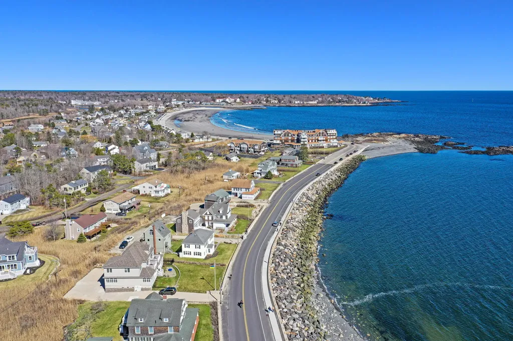 175 Beach Avenue Kennebunk ME 04043
