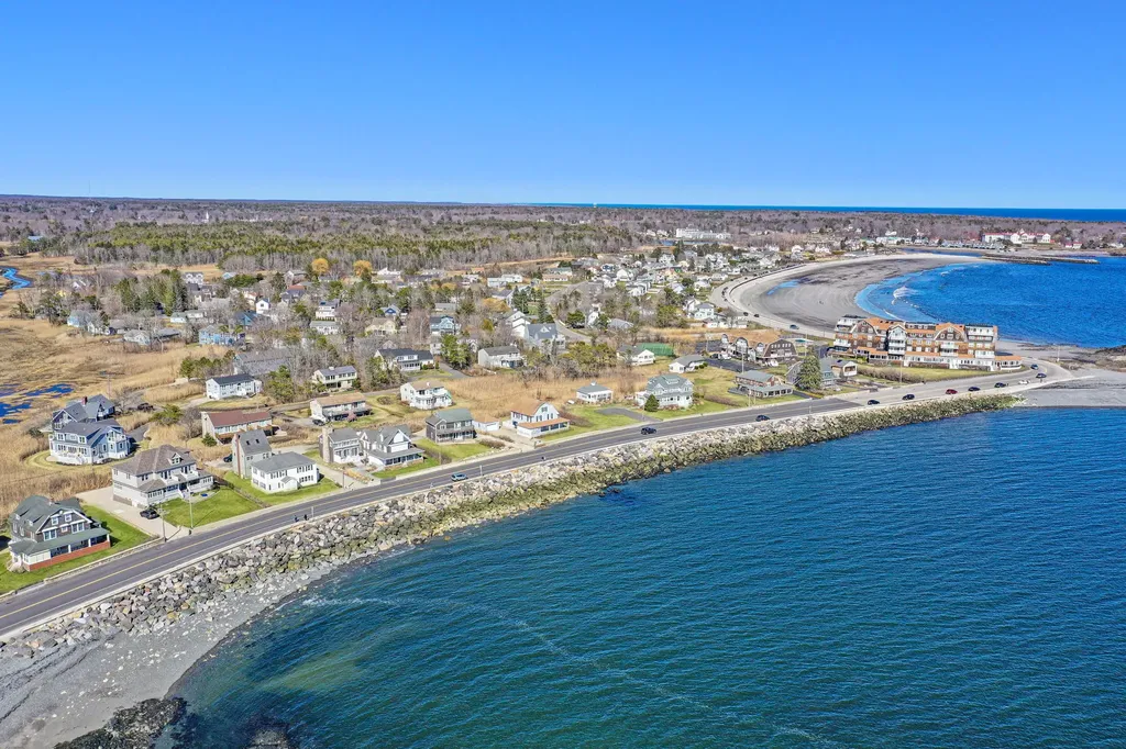 175 Beach Avenue Kennebunk ME 04043