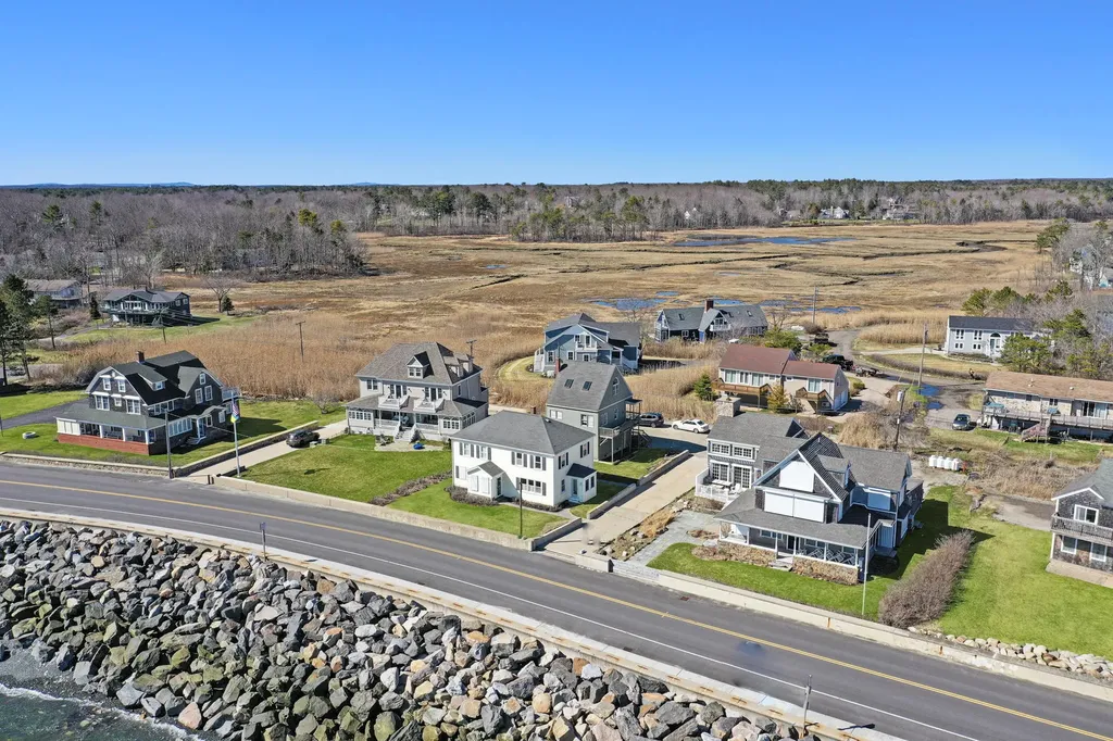 175 Beach Avenue Kennebunk ME 04043