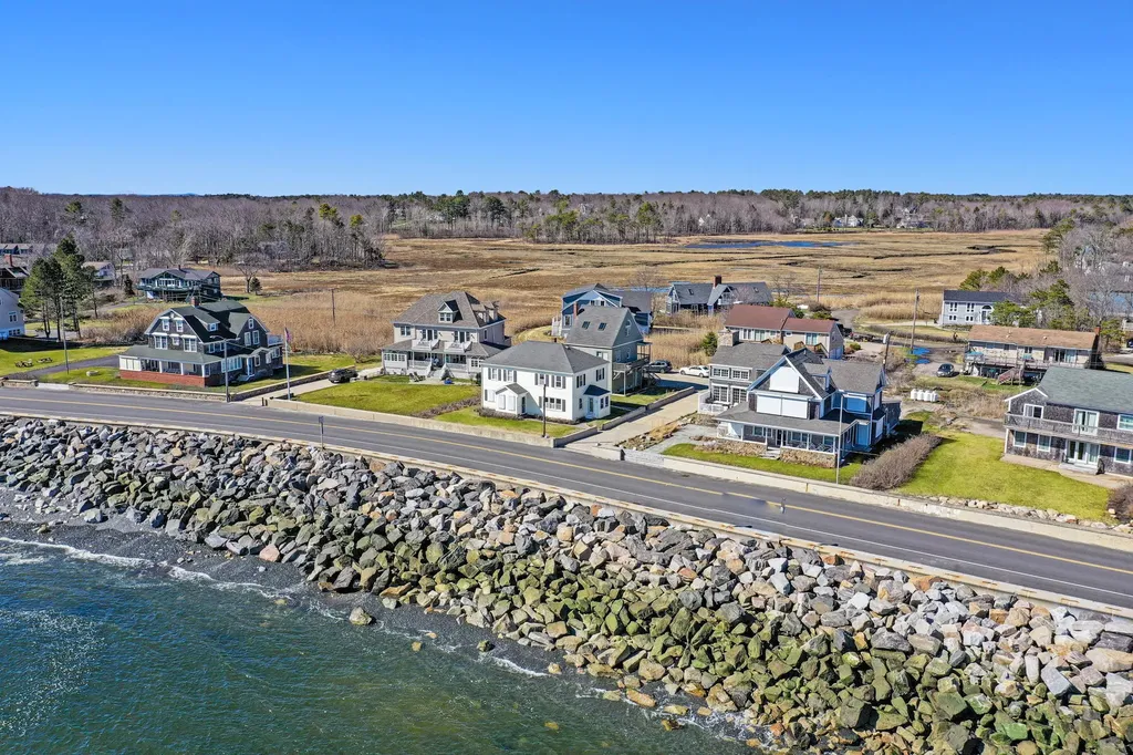 175 Beach Avenue Kennebunk ME 04043