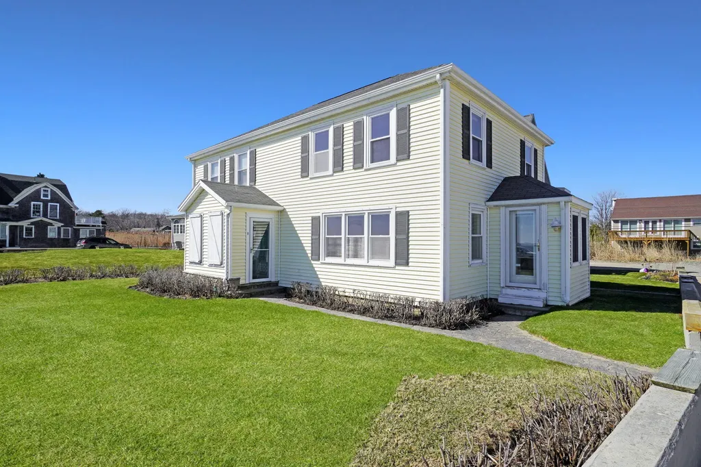 175 Beach Avenue Kennebunk ME 04043
