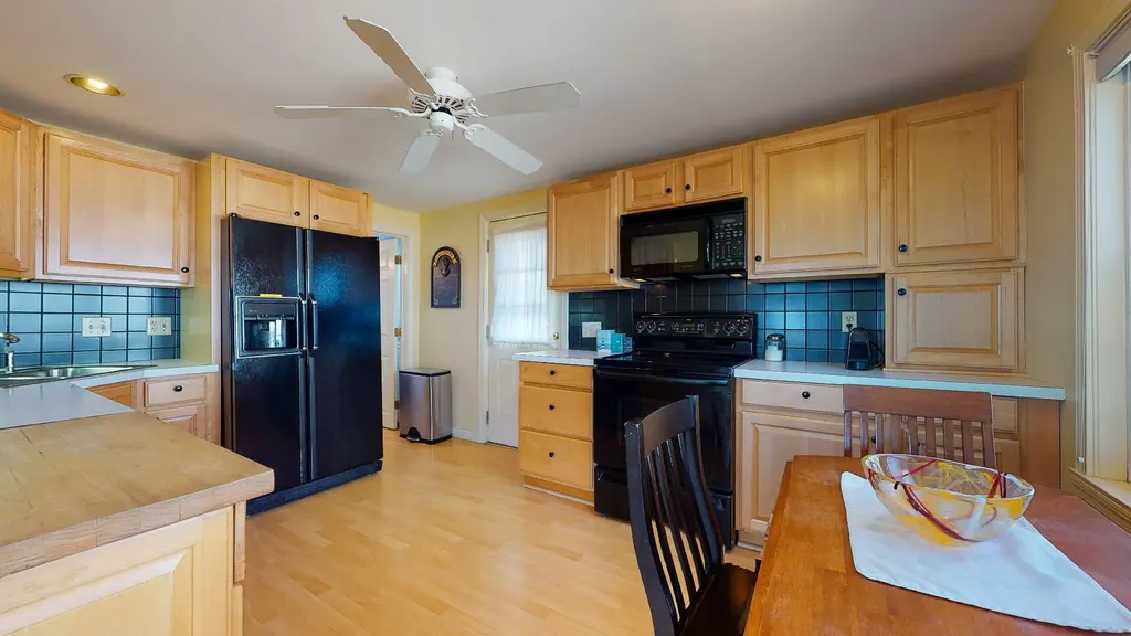 175 Beach Avenue Kennebunk ME 04043