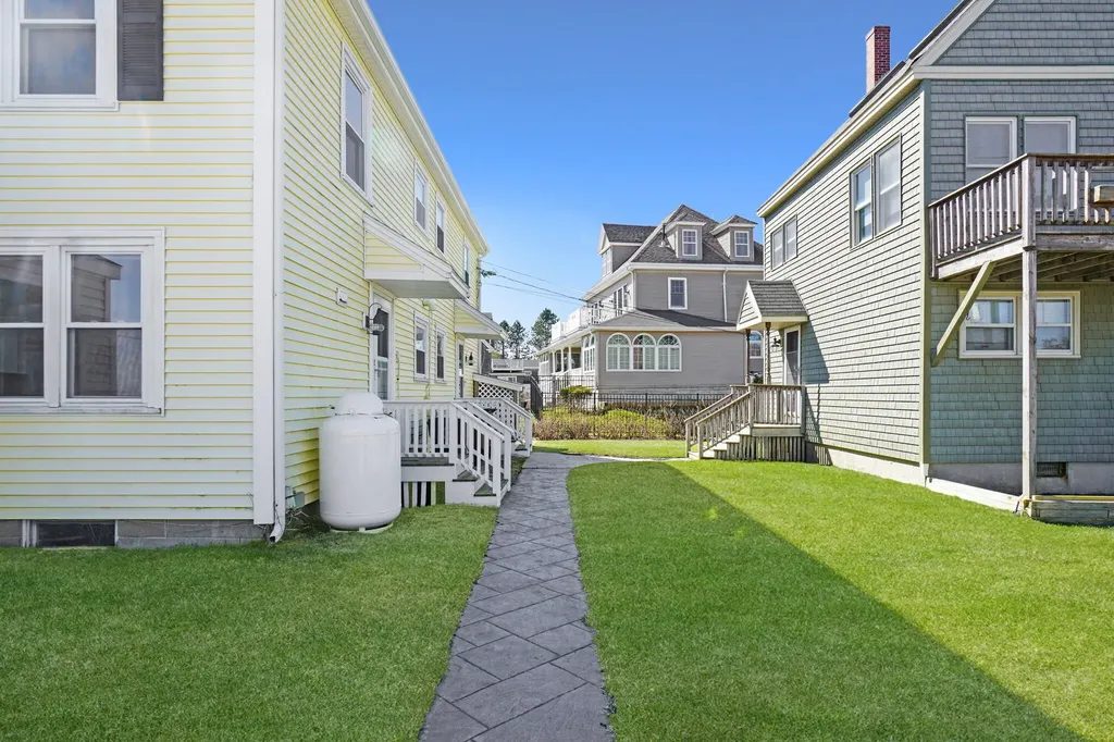175 Beach Avenue Kennebunk ME 04043