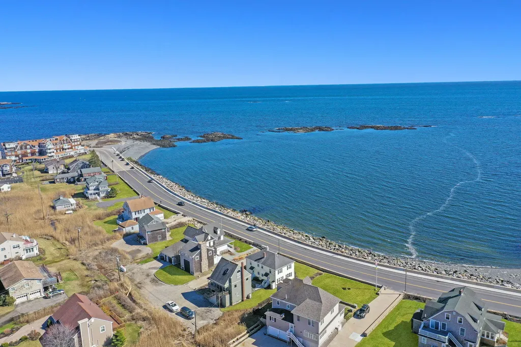 175 Beach Avenue Kennebunk ME 04043