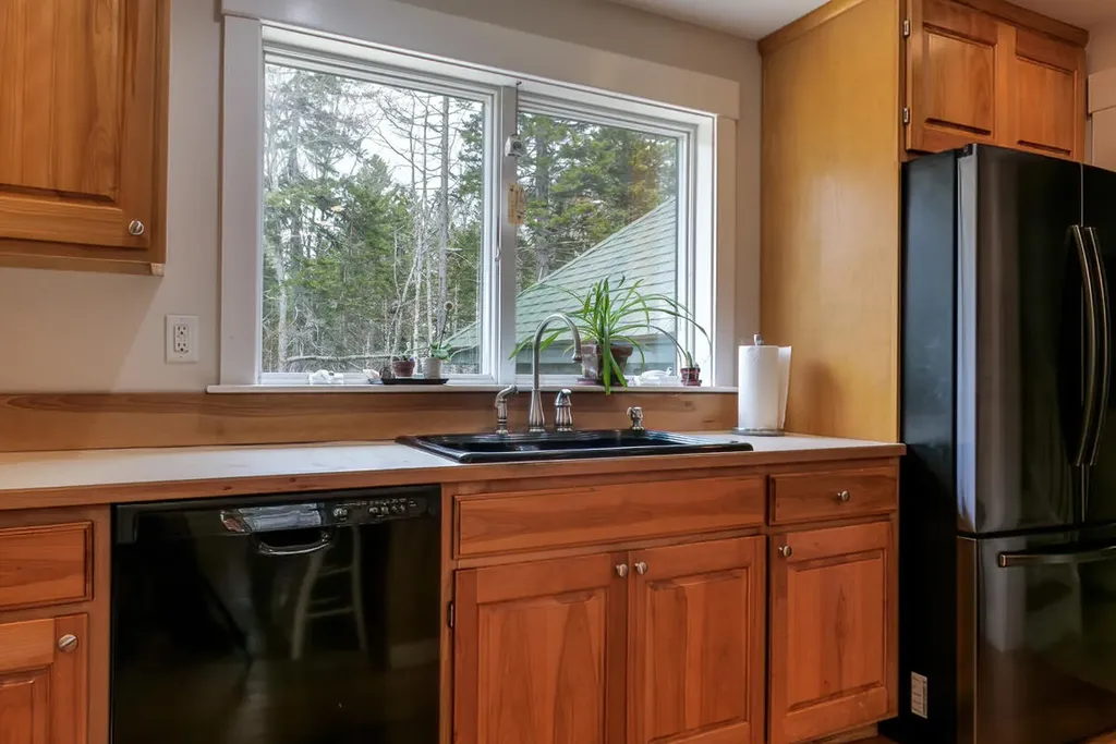 27 Hales Woods Road Brooklin ME 04616
