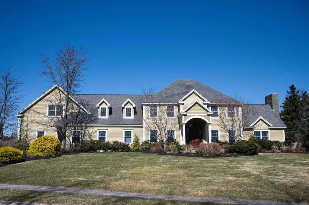 20 Clearwater Drive Scarborough ME 04074