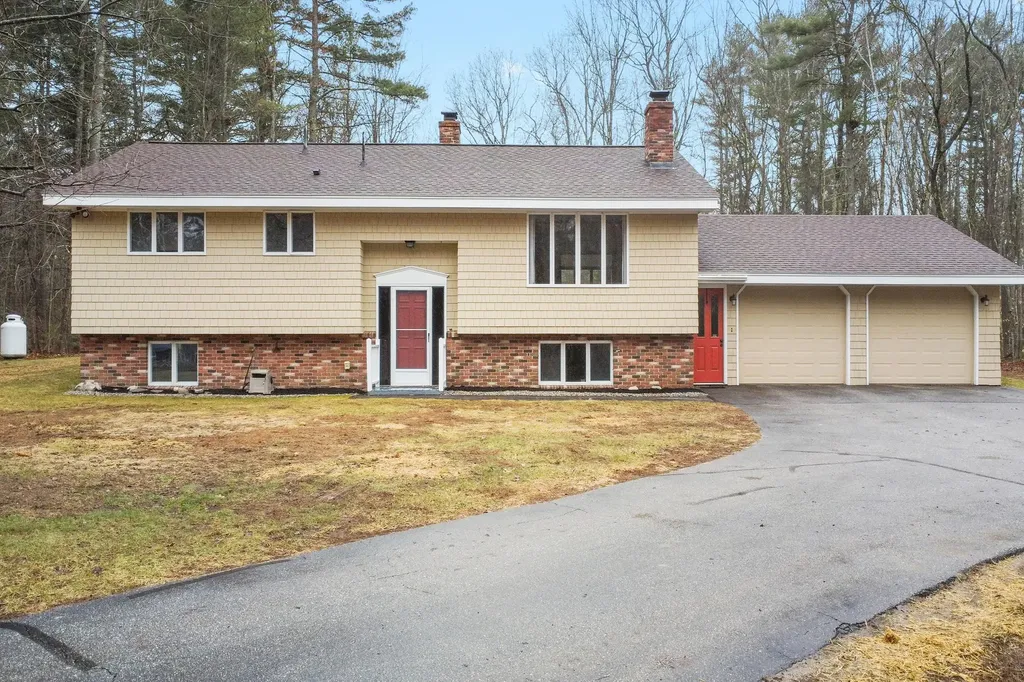 15 Wayne Avenue Gray ME 04039