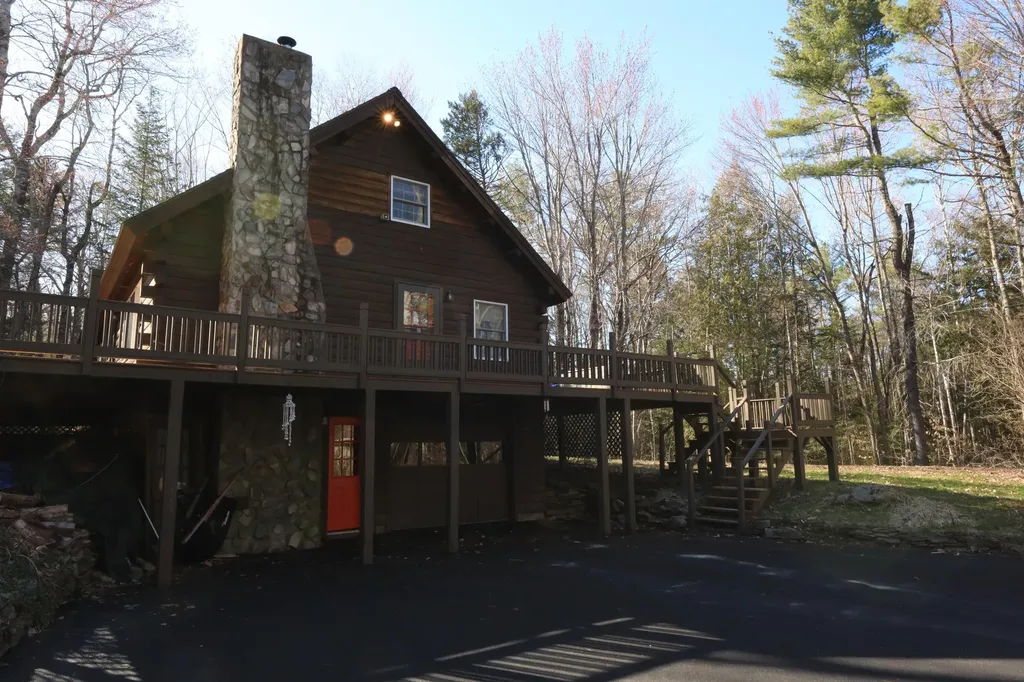 686 Hampden Road Carmel ME 04419
