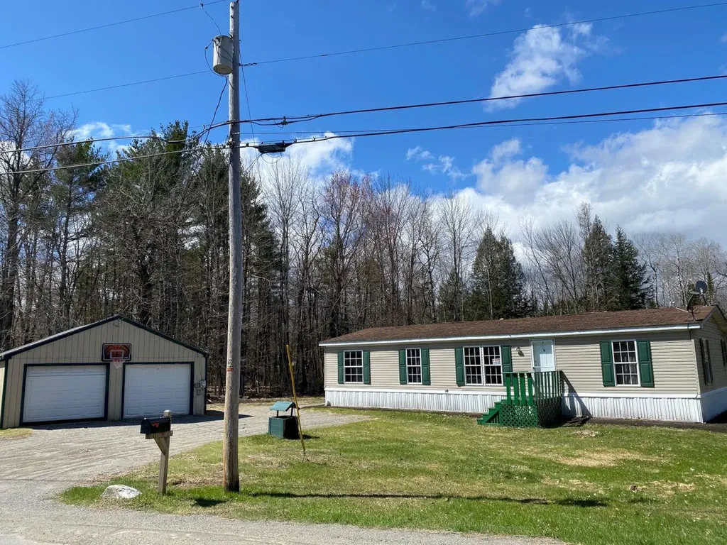761 E Benton Road Benton ME 04901