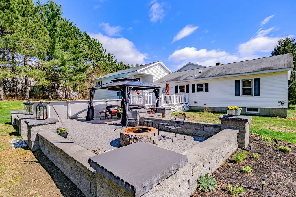 16 Alweber Road Windham ME 04062
