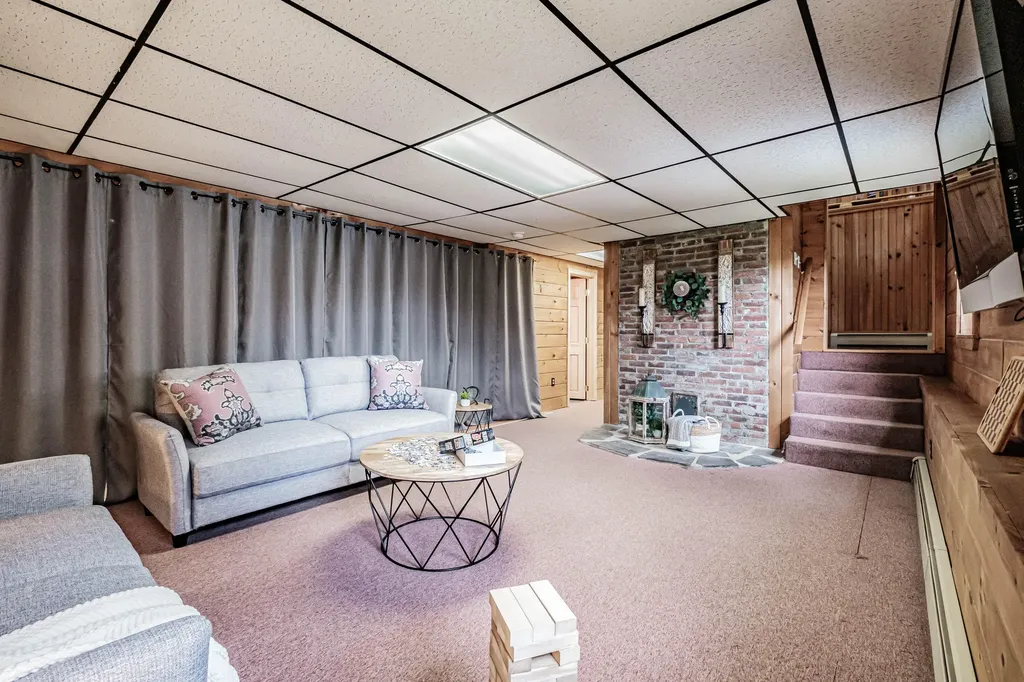 16 Alweber Road Windham ME 04062