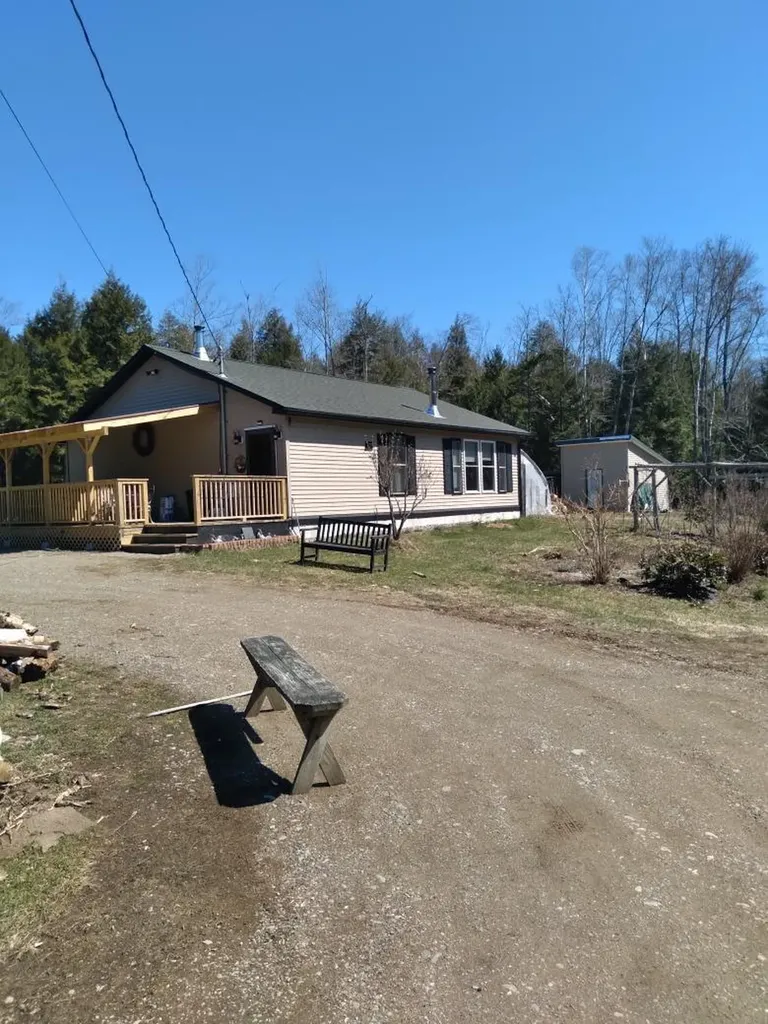 133 Pratt Road Newport ME 04953