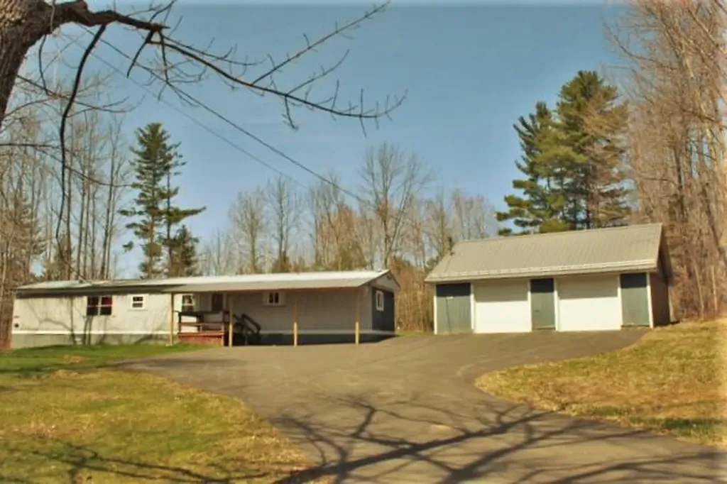 768 Mullen Road Newport ME 04953