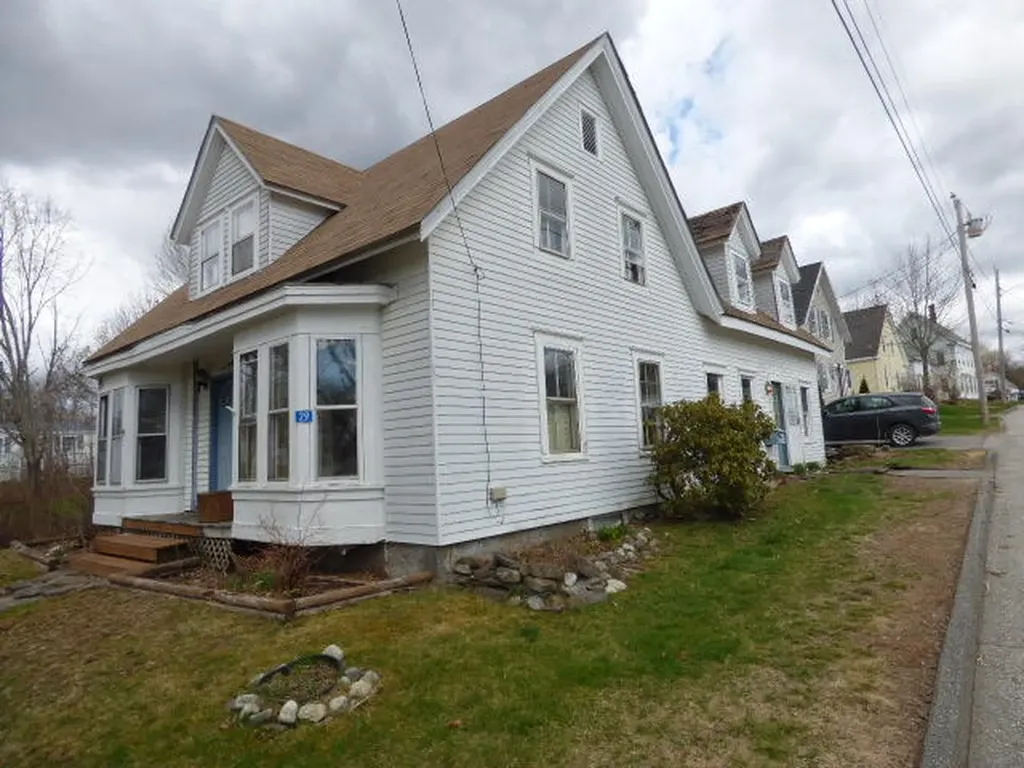 29 Franklin Street Bucksport ME 04416