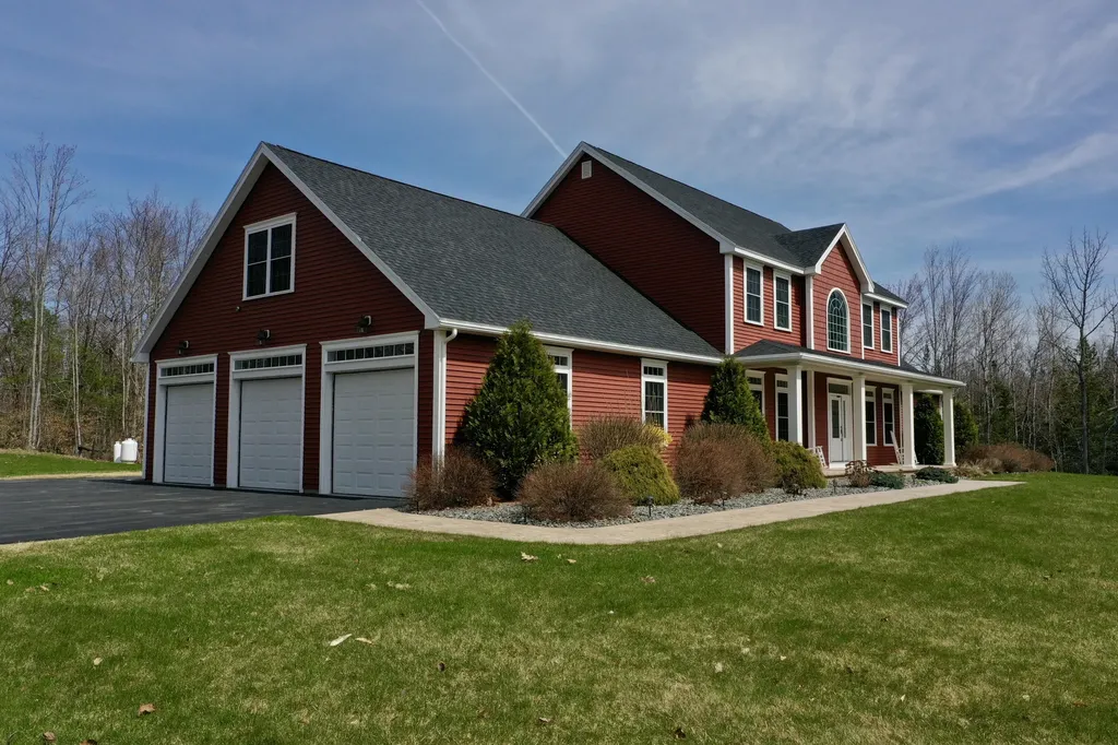 556 Ridge Drive Hermon ME 04401