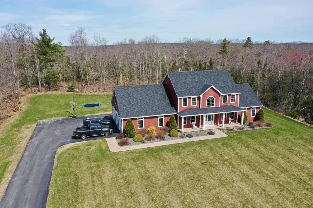 556 Ridge Drive Hermon ME 04401
