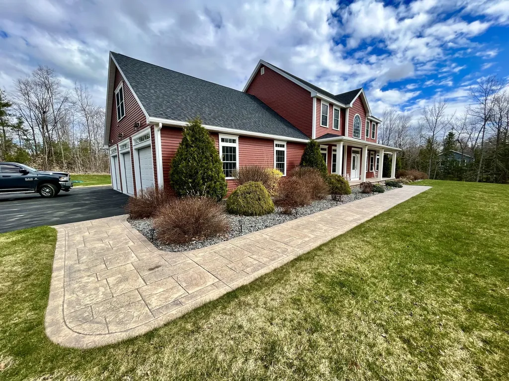 556 Ridge Drive Hermon ME 04401