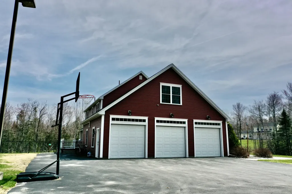 556 Ridge Drive Hermon ME 04401