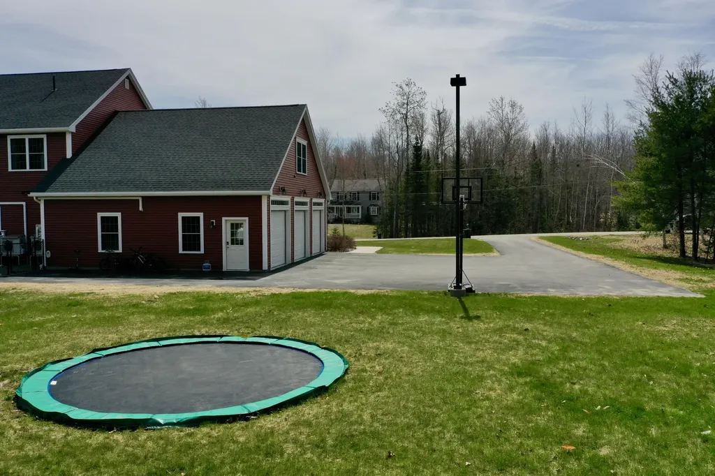 556 Ridge Drive Hermon ME 04401