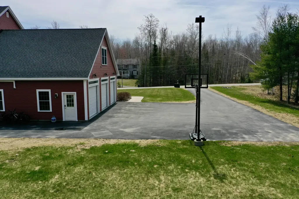 556 Ridge Drive Hermon ME 04401