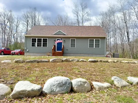 23 Patricia Avenue Raymond ME 04071