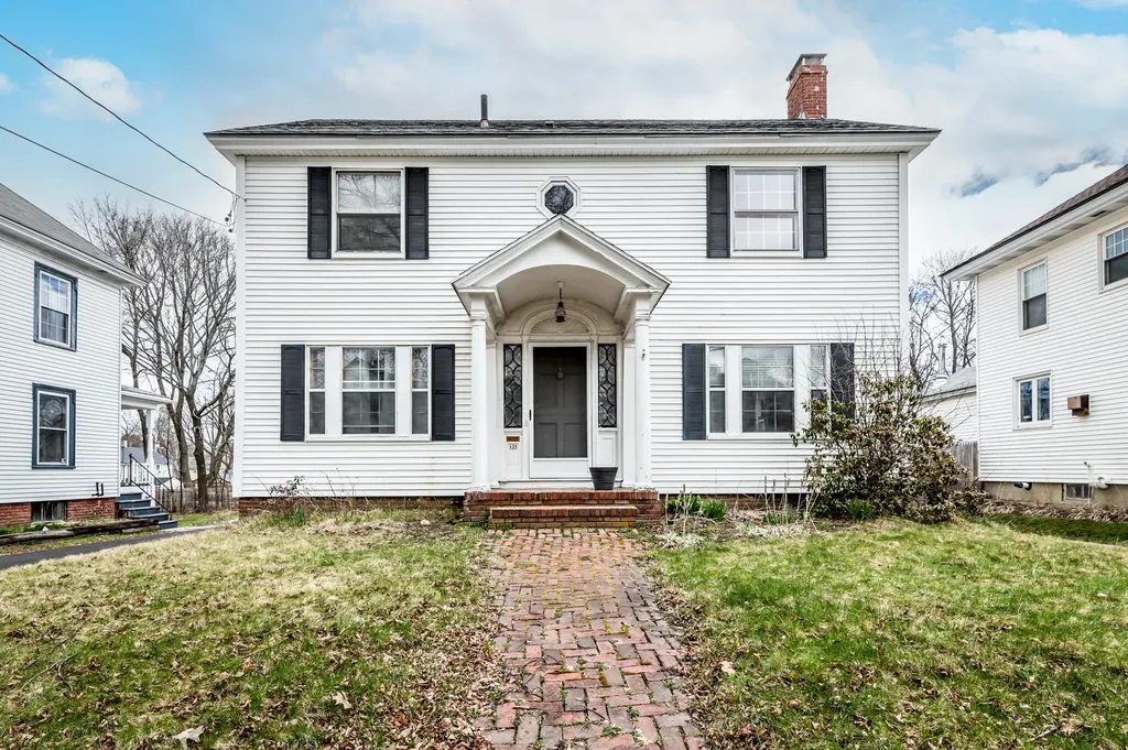 131 Maple Street Bangor ME 04401