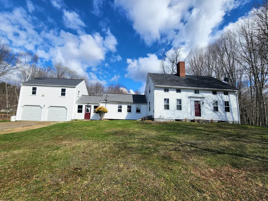 2502 Kennebec Road Newburgh ME 04444
