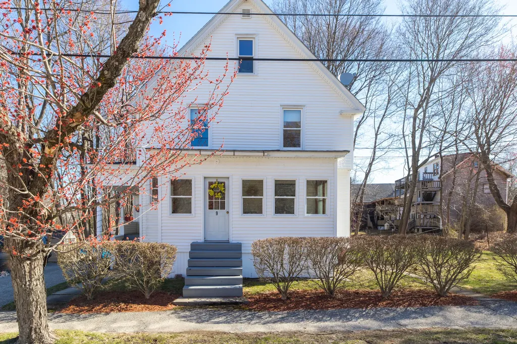 9 Dexter Avenue Auburn ME 04210
