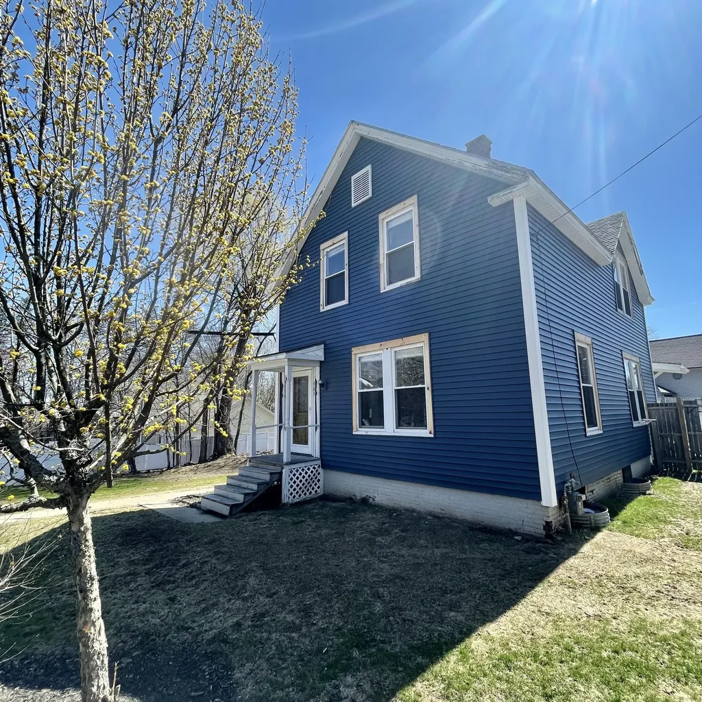 468 Court Street Auburn ME 04210