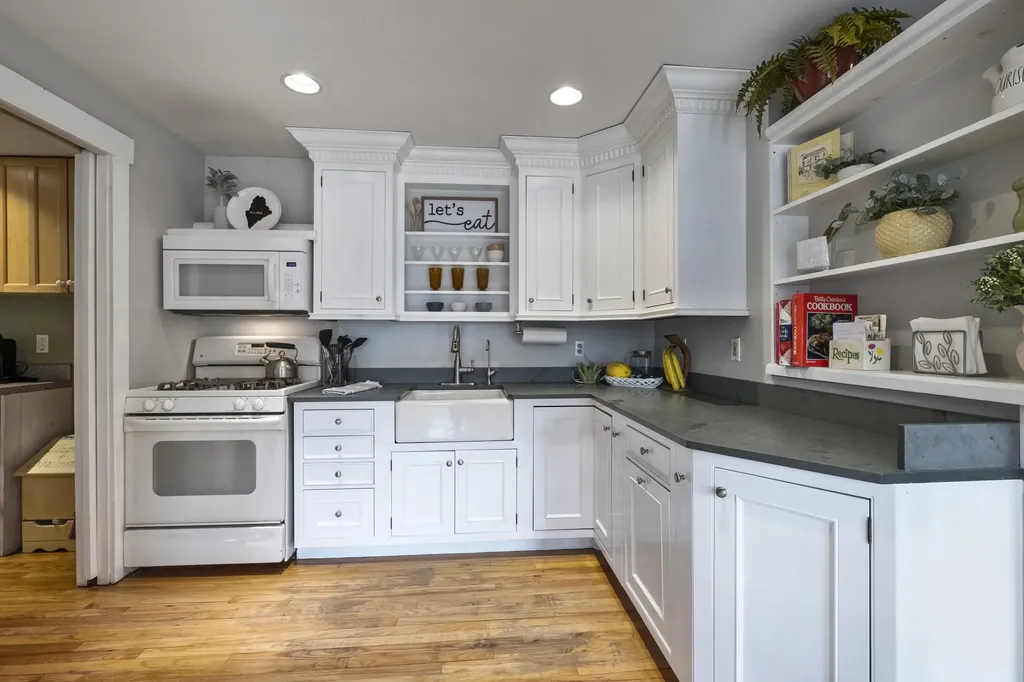753 Hope Road Camden ME 04843