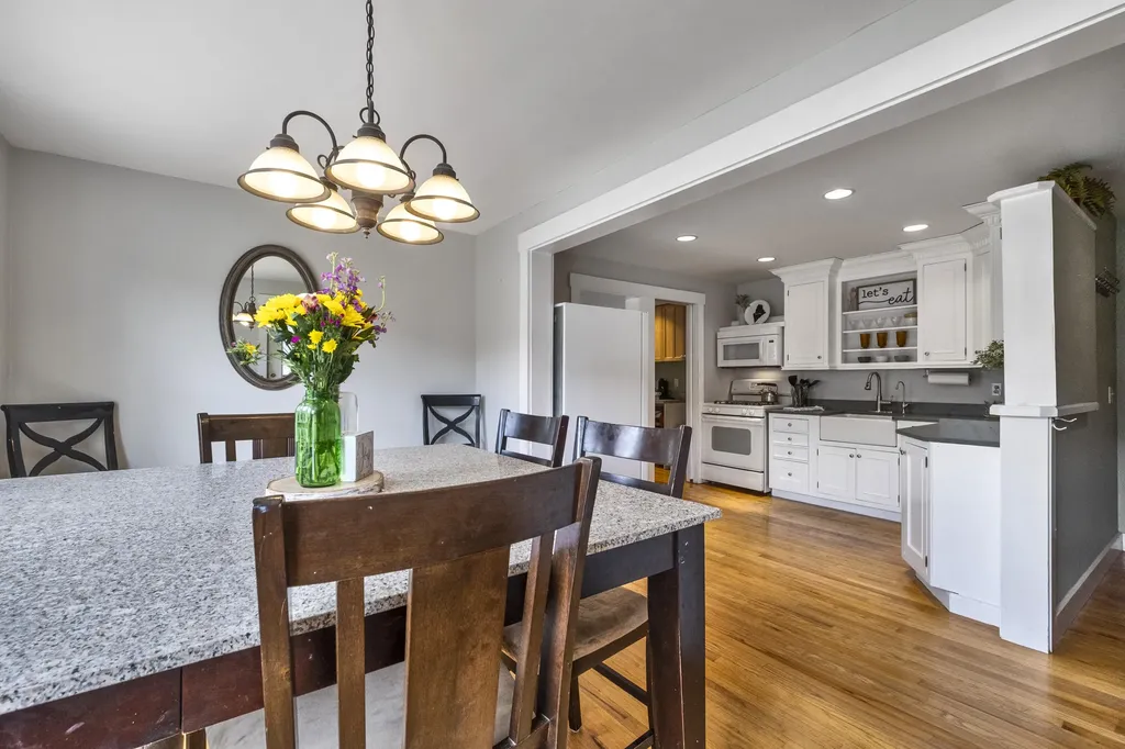 753 Hope Road Camden ME 04843
