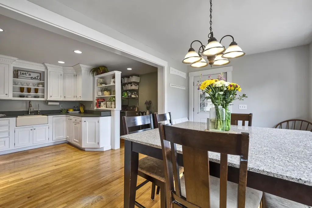 753 Hope Road Camden ME 04843
