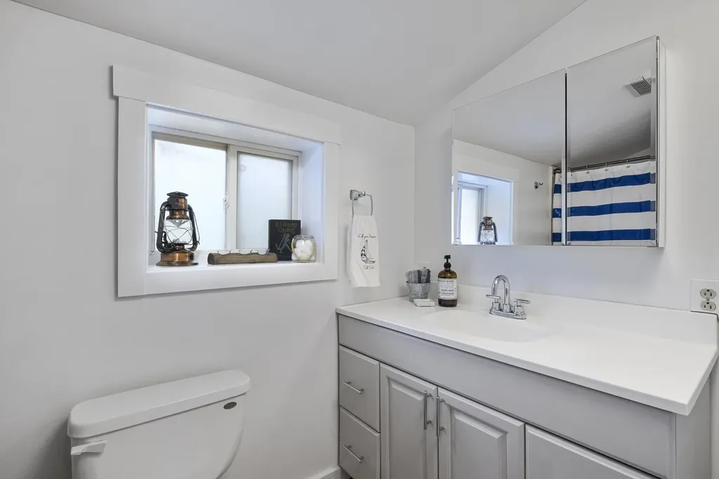 753 Hope Road Camden ME 04843
