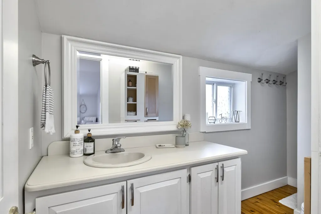 753 Hope Road Camden ME 04843