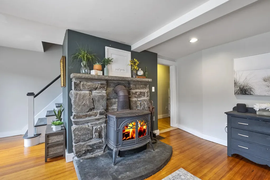 753 Hope Road Camden ME 04843