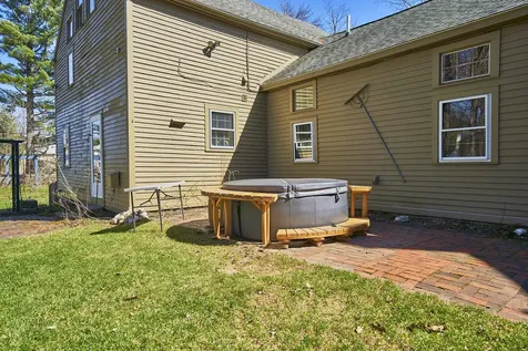 2 Melcher Place Topsham ME 04086