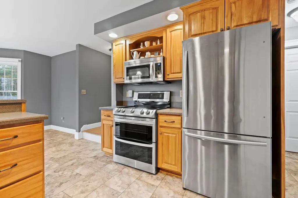 38 Jeffrey Road Minot ME 04258