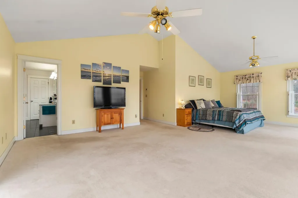 38 Jeffrey Road Minot ME 04258