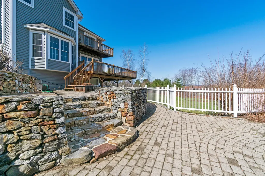38 Jeffrey Road Minot ME 04258
