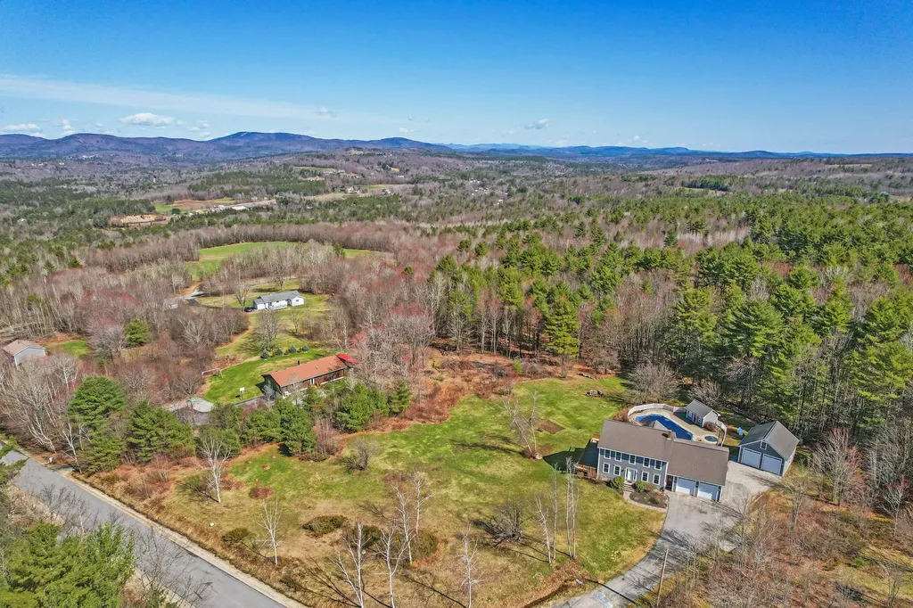 38 Jeffrey Road Minot ME 04258
