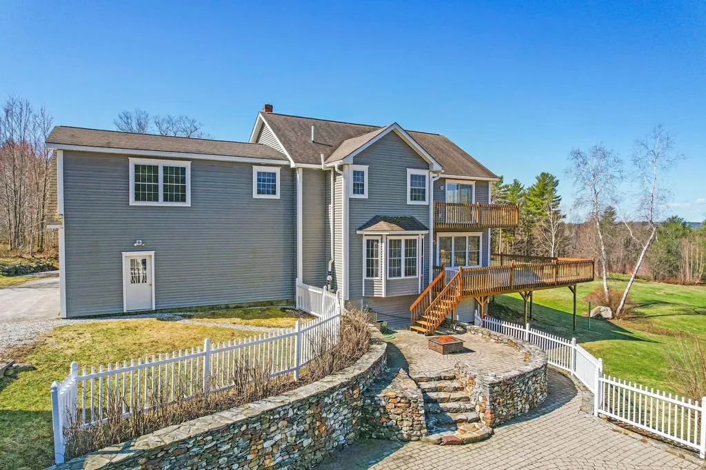 38 Jeffrey Road Minot ME 04258