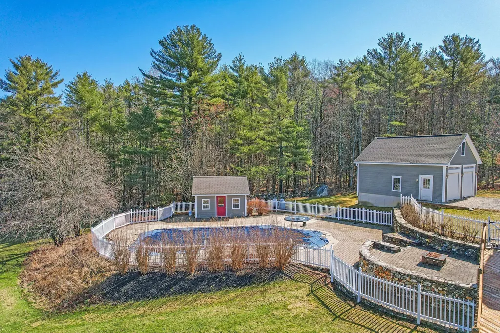 38 Jeffrey Road Minot ME 04258