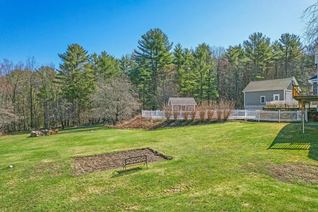 38 Jeffrey Road Minot ME 04258