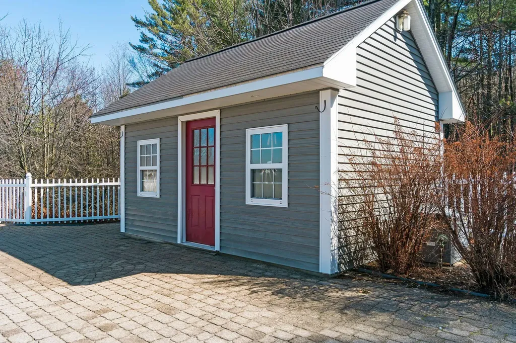 38 Jeffrey Road Minot ME 04258