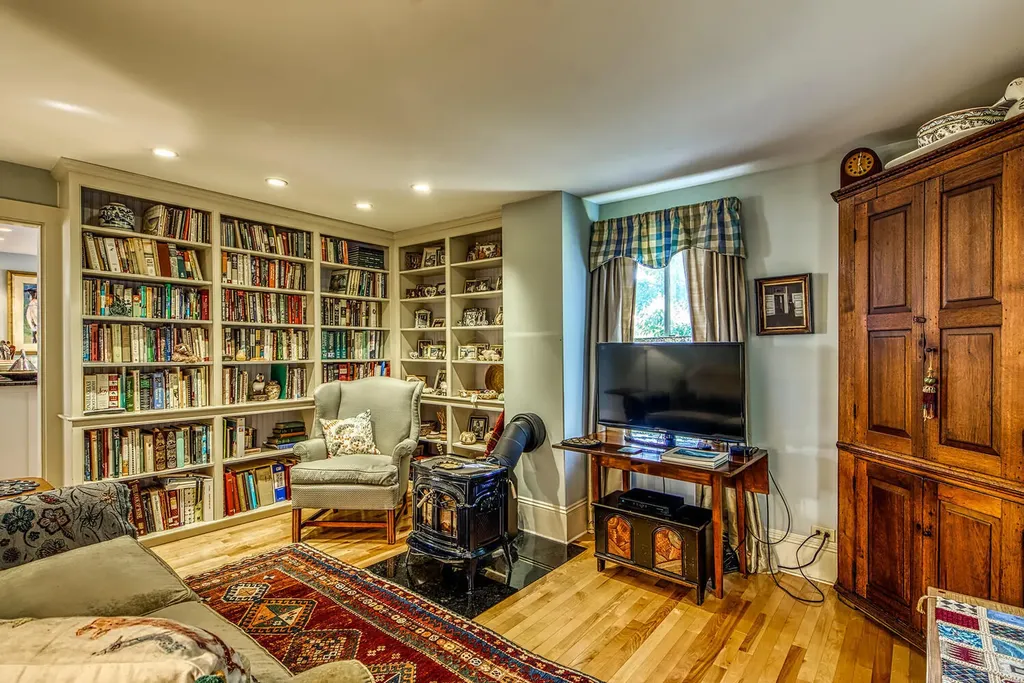 565 Bagaduce Road Brooksville ME 04617