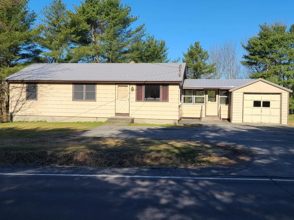 24 Route 41 Winthrop ME 04364