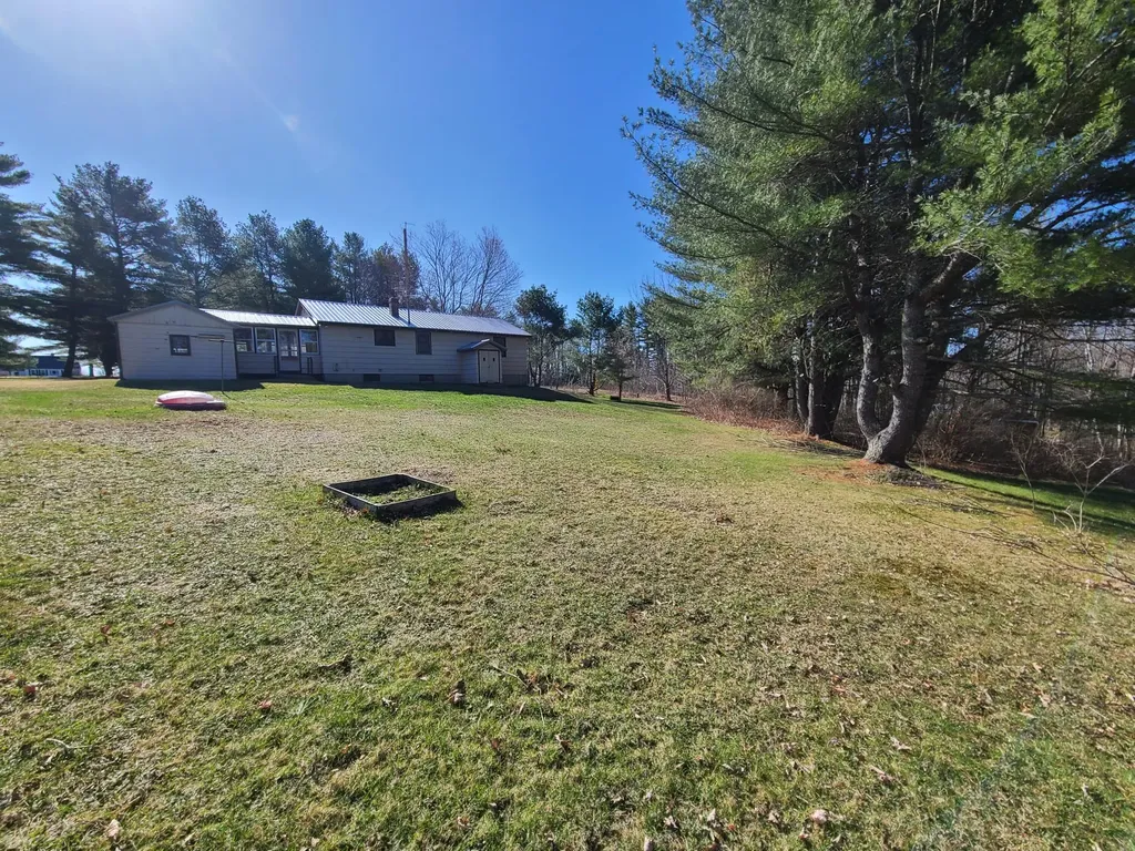 24 Route 41 Winthrop ME 04364