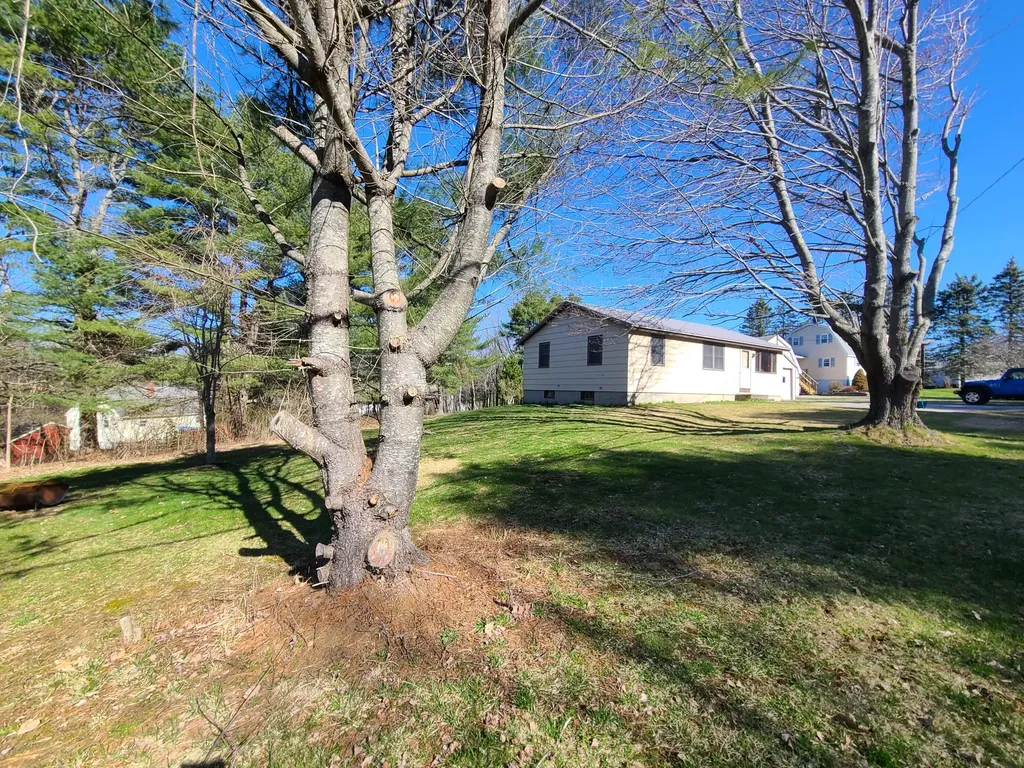 24 Route 41 Winthrop ME 04364