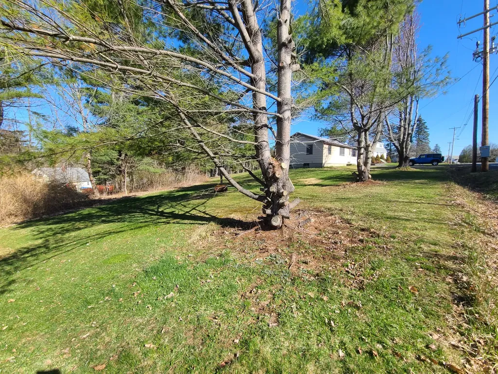 24 Route 41 Winthrop ME 04364